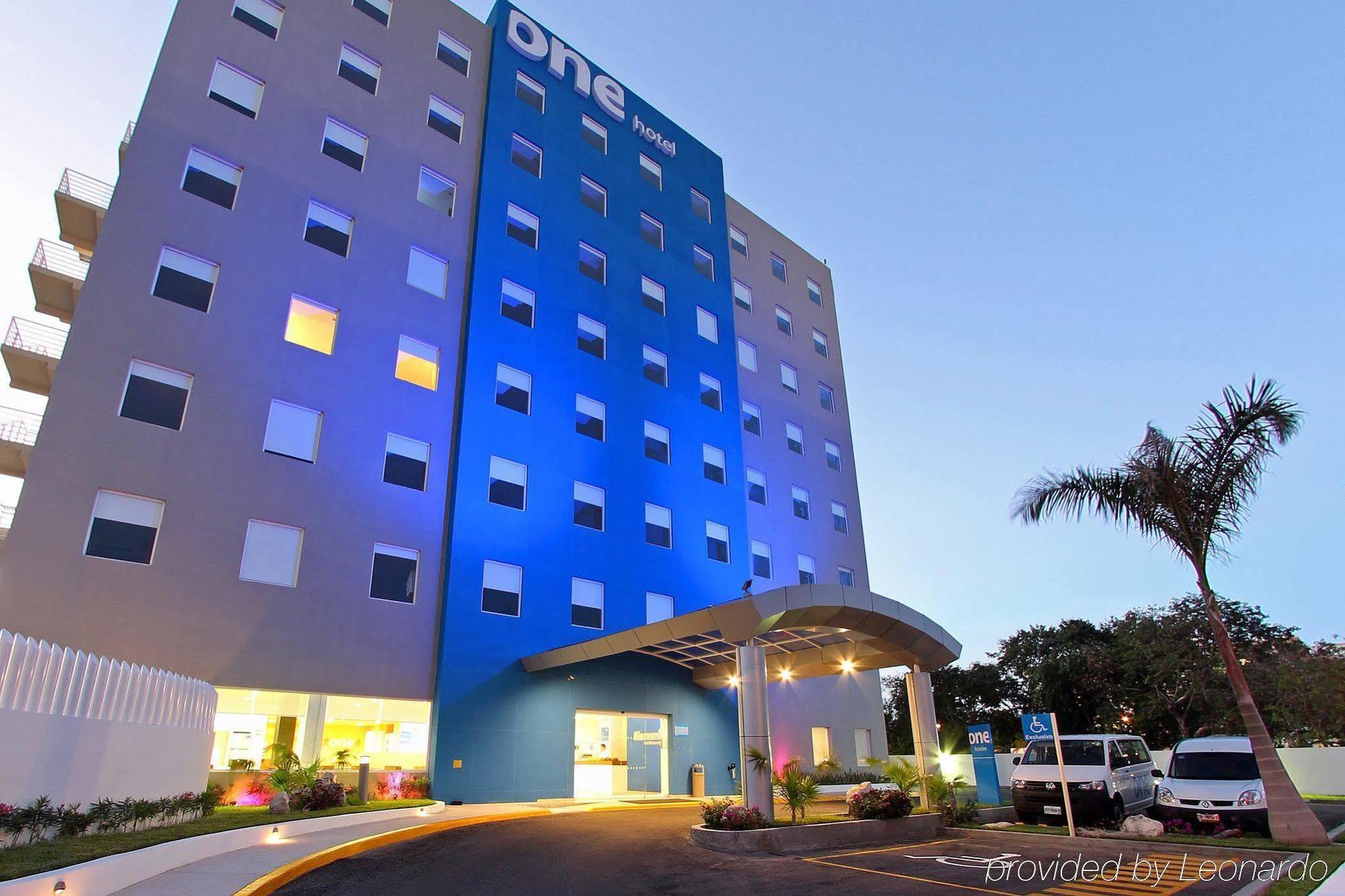 One Cancun Centro Экстерьер фото