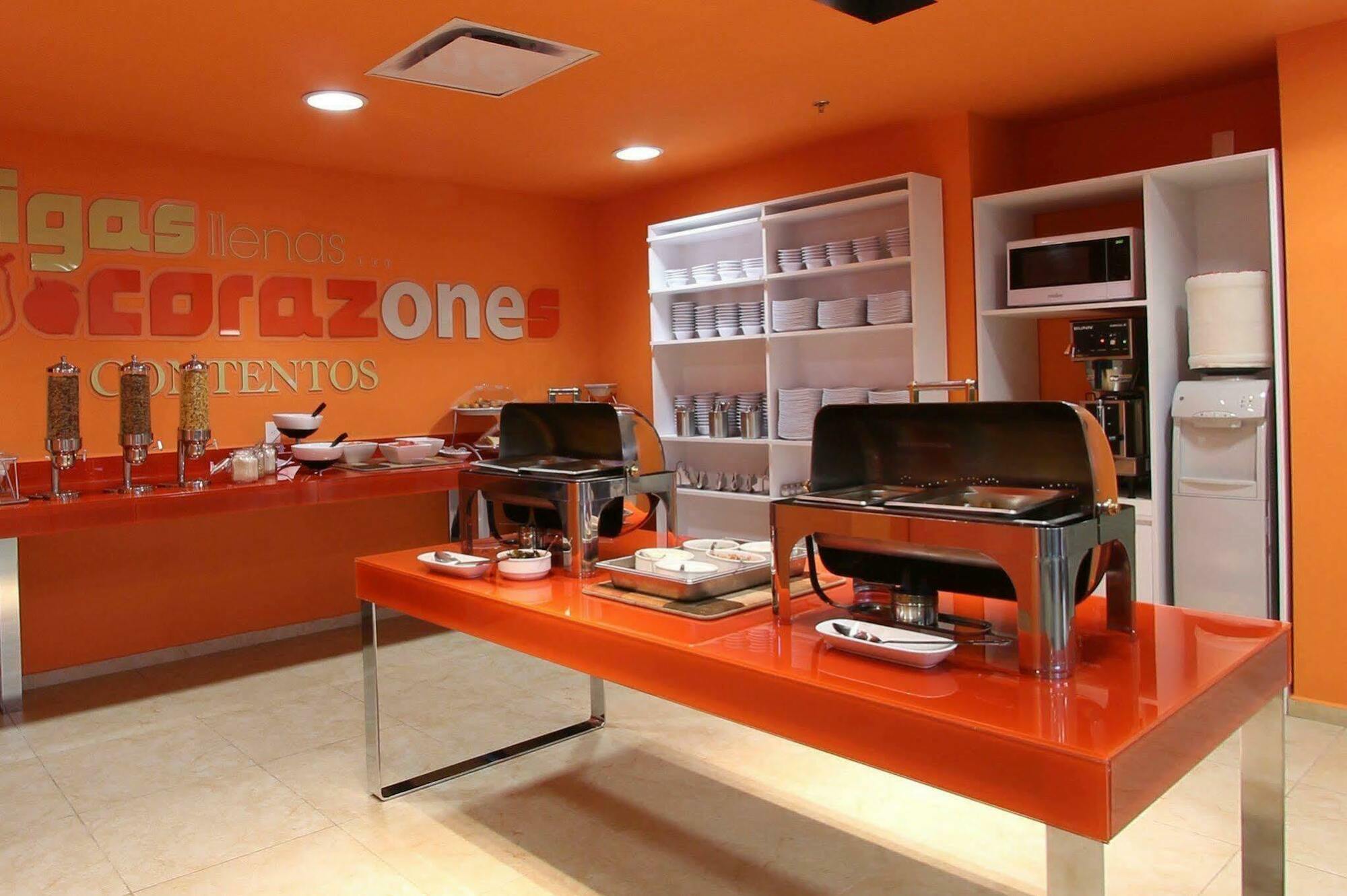One Cancun Centro Экстерьер фото