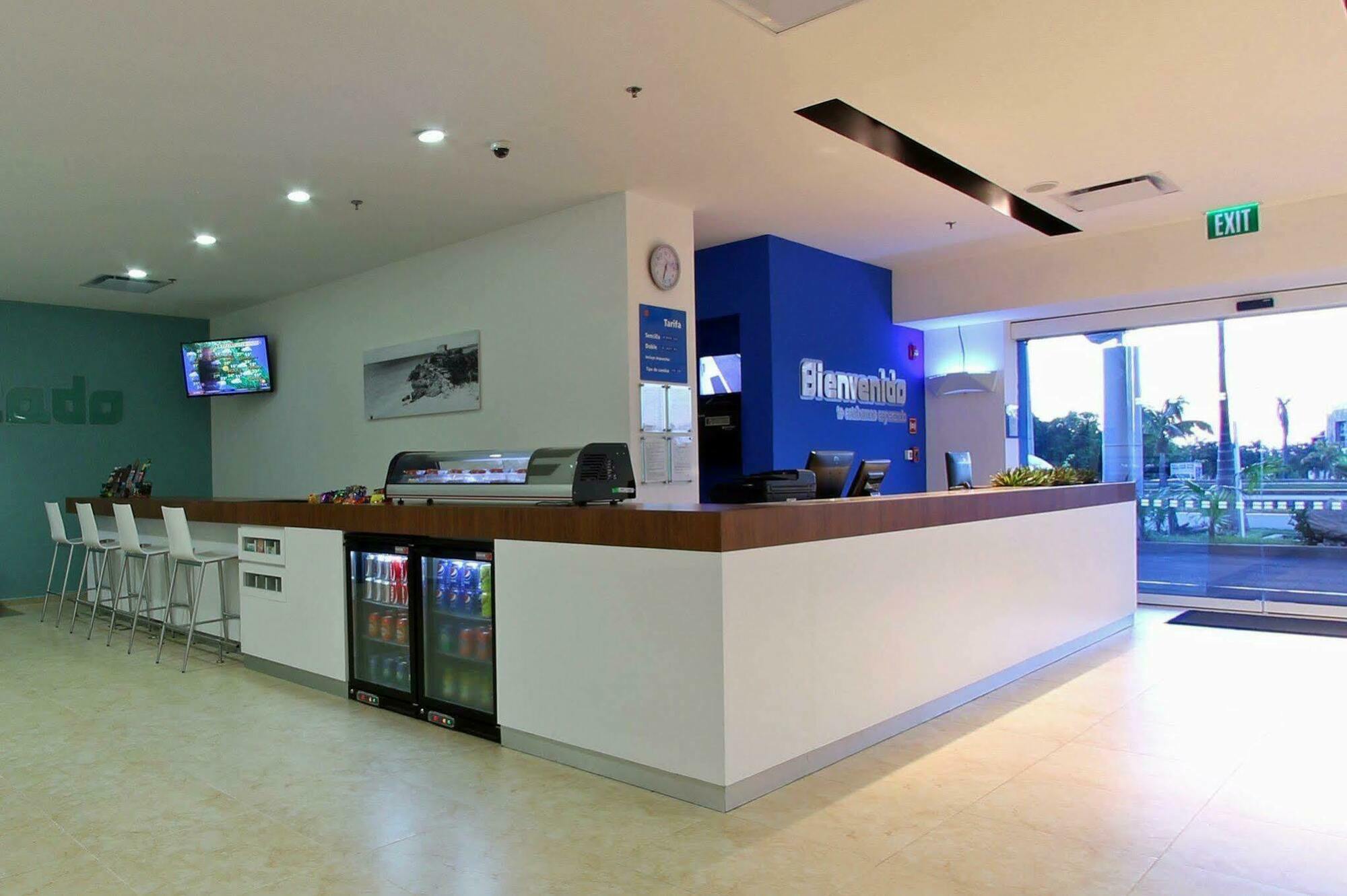 One Cancun Centro Экстерьер фото